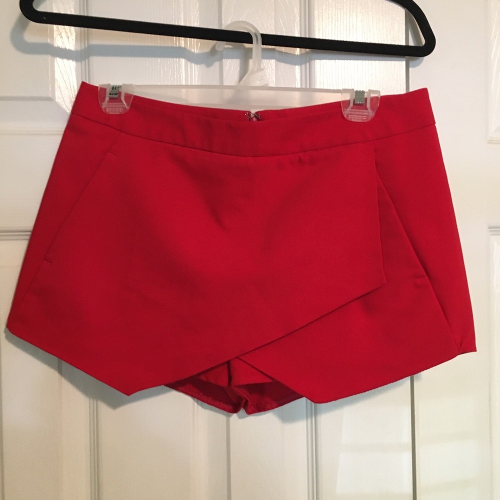 OFFERS ACCEPTED Express skirt skort red